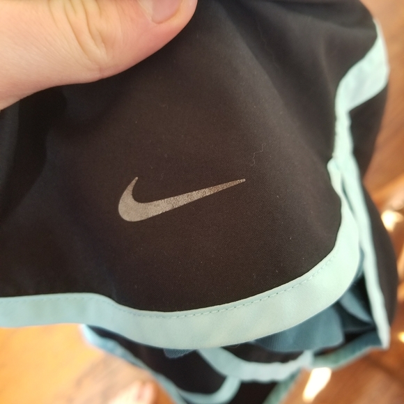 Nike Dri Fit shorts with built in liner - Picture 5 of 5